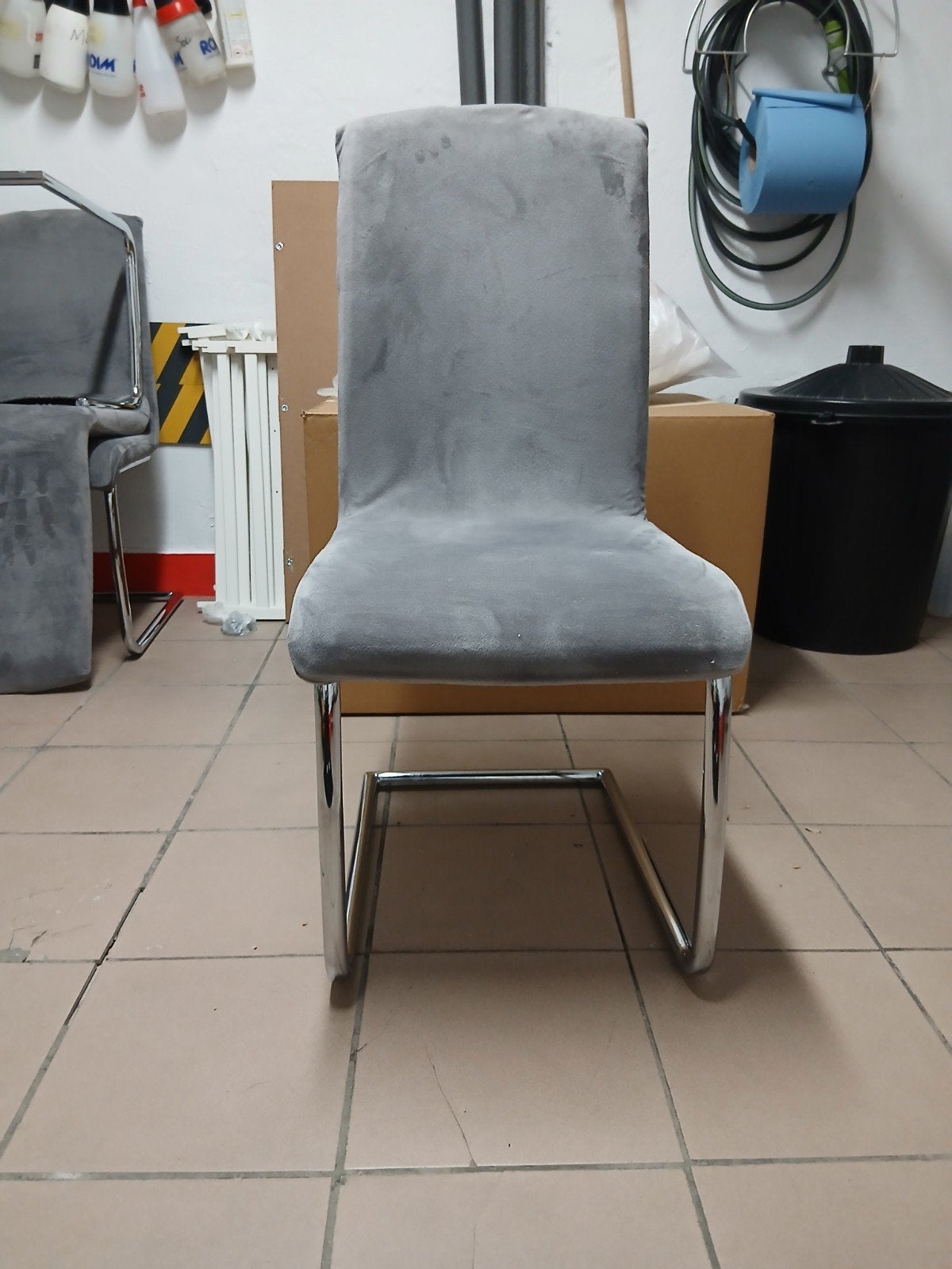 4 chaises tissus gris !! 100 euro !!, Maison & Meubles, Chaises, Gris, Enlèvement, Utilisé, Quatre