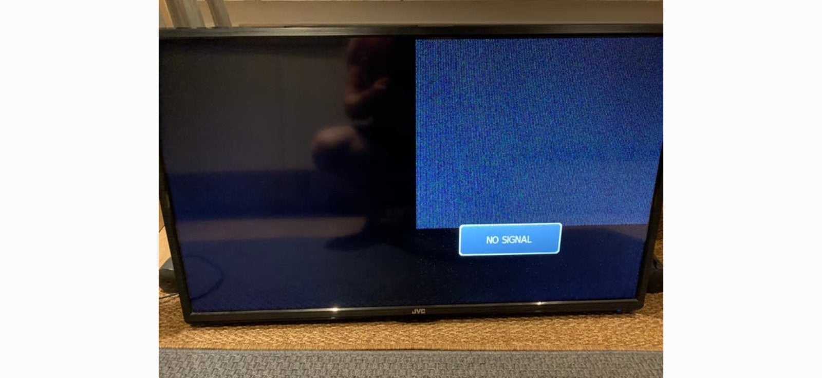 JVC KENWOOD Tv 40 inch , plots helft scherm sneeuw!, Ophalen, Zo goed als nieuw