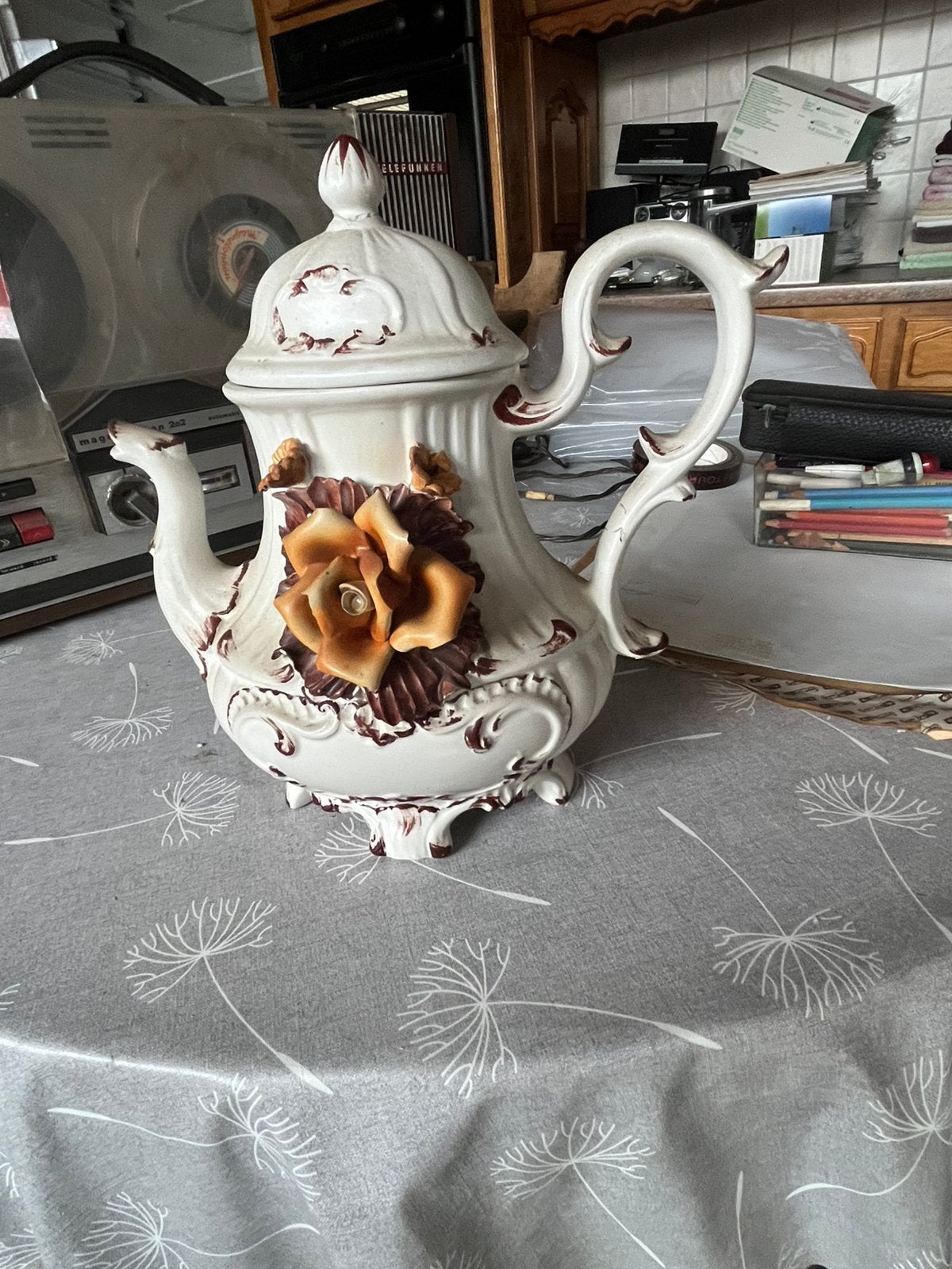 Cruche en porcelaine, Enlèvement