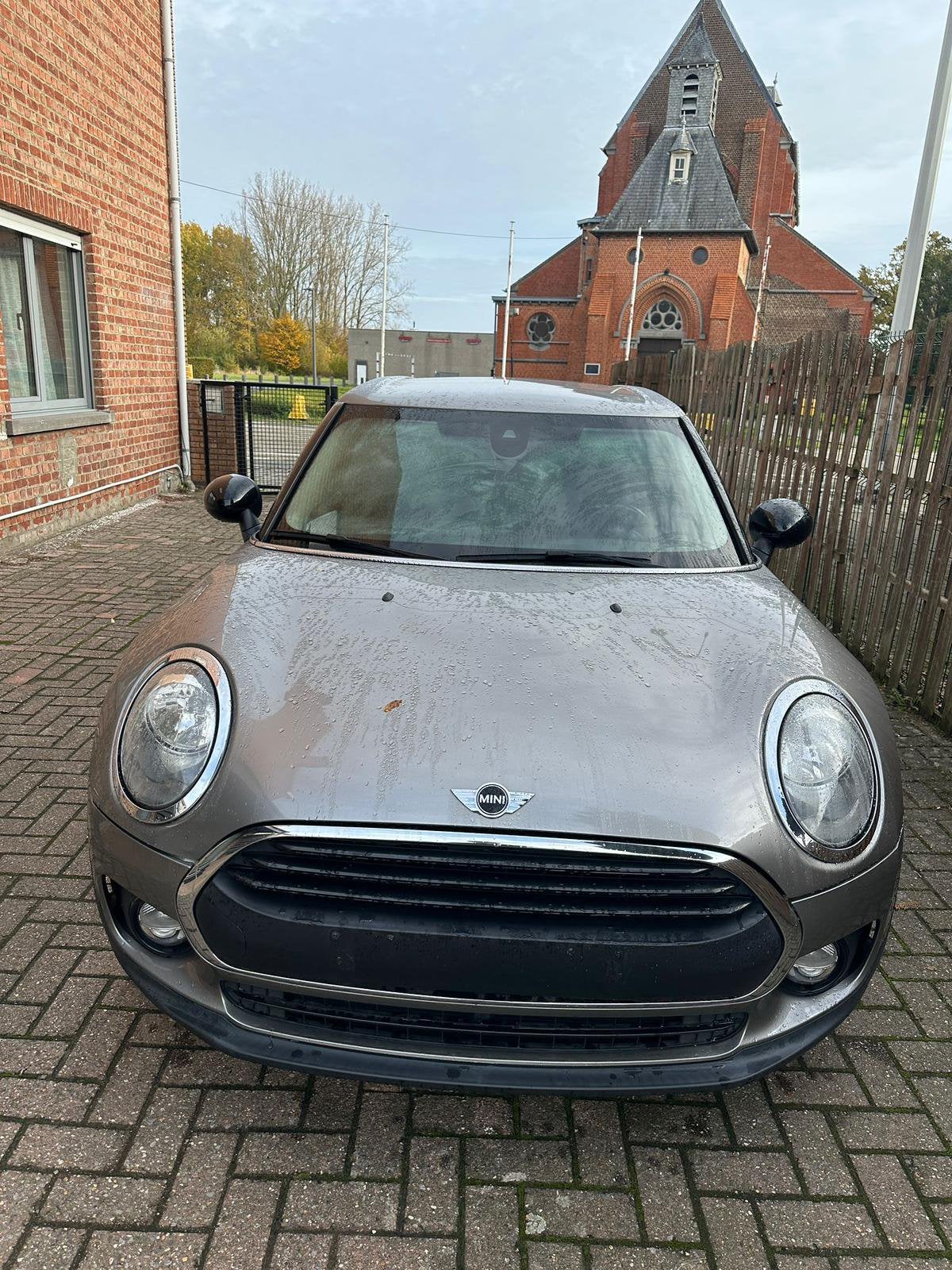 MINI Clubman One (2016) • 108.142 km • Euro 6 Benzine, Auto's, Voorwielaandrijving, 75 kW, Leder en Stof, 1375 kg