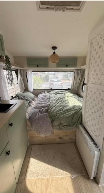Gerenoveerde caravan 750kg - Adria C350 SLB, Vast bed, Tot en met 2, Particulier, Adria
