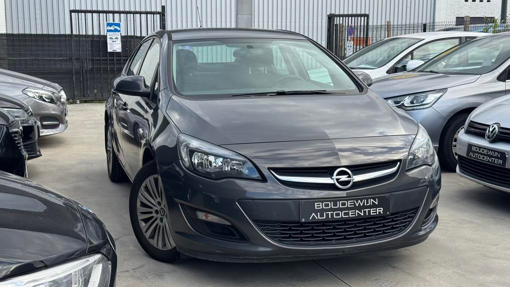 Opel Astra Notchback 1.4Benzine Topstaat 2012 Garantie, Voorwielaandrijving, Zwart, 5 deurs, Parkeersensor