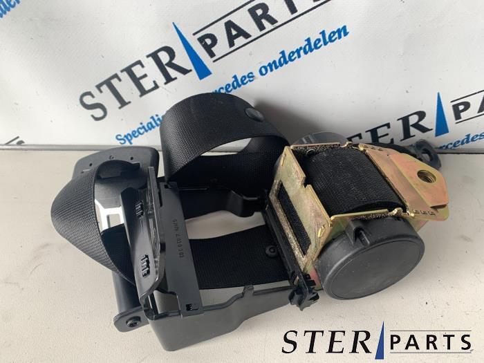 Ceinture de sécurité arrière centre d'un Mercedes E-Klass, 3 mois de garantie, Utilisé, -, -