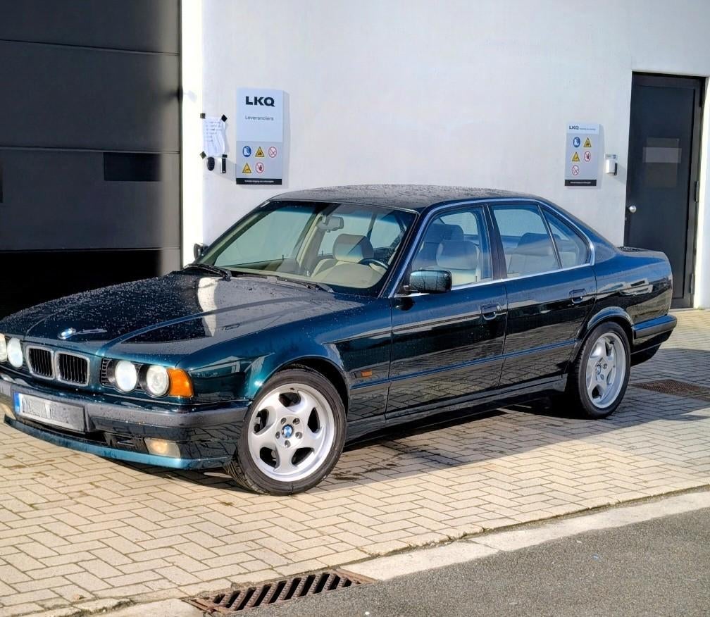 BMW E34 530i V8 Handgeschakeld (CAR-PASS) Belgische wagen, Autos, 2997 cm³, Particulier, 160 kW, Essence