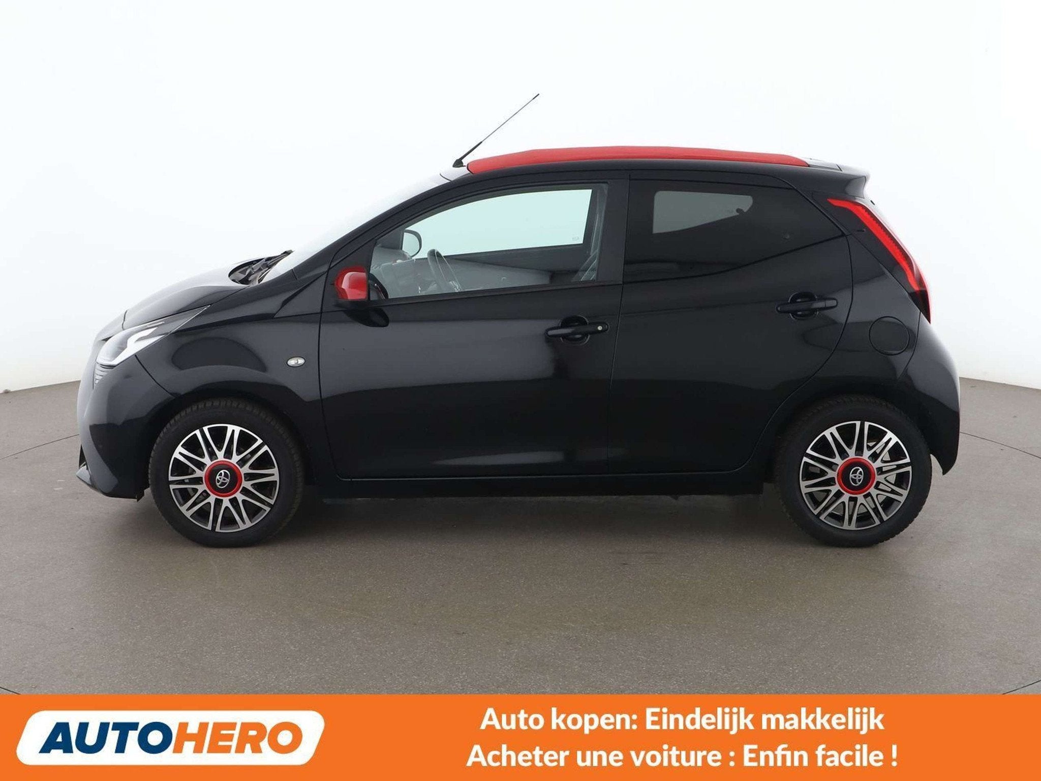 Toyota Aygo X 1.0 Limited Air (bj 2021), Auto's, Voorwielaandrijving, 4 zetels, Gebruikt, Zwart