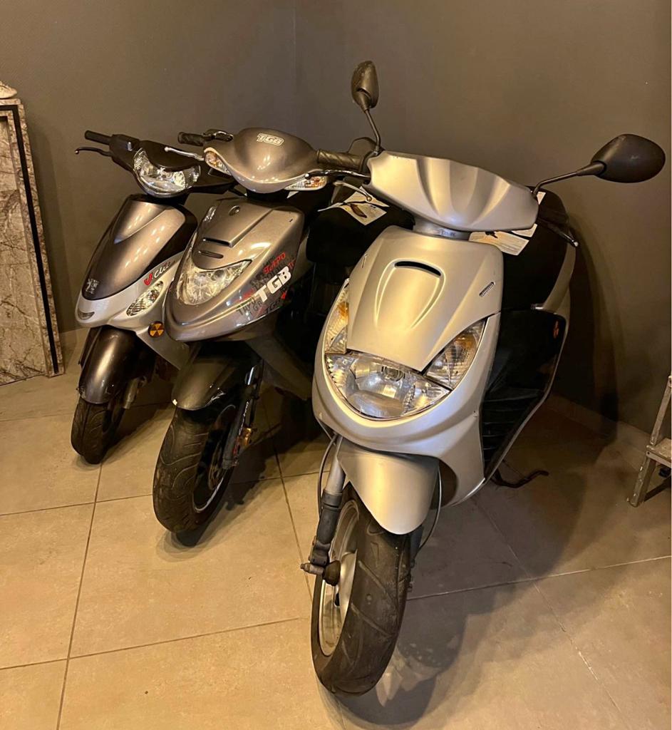 3x scooters te koop B klasse! €1100 voor 3, Fietsen en Brommers, Ophalen, Zo goed als nieuw, Uitlaat, Peugeot