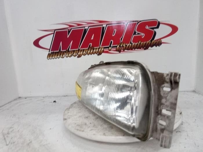 Phare droit d'un Ford Fiesta, -, -, 3 mois de garantie, -