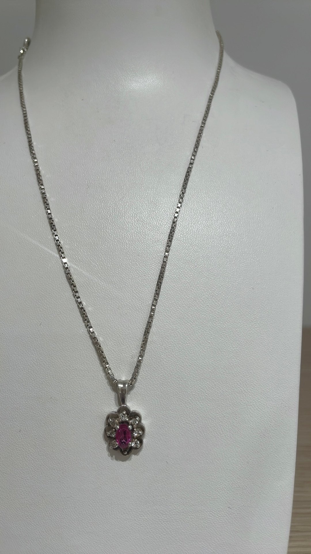 Zilveren ketting met hanger, Handtassen en Accessoires, Met hanger, Gebruikt, Wit, Ophalen of Verzenden
