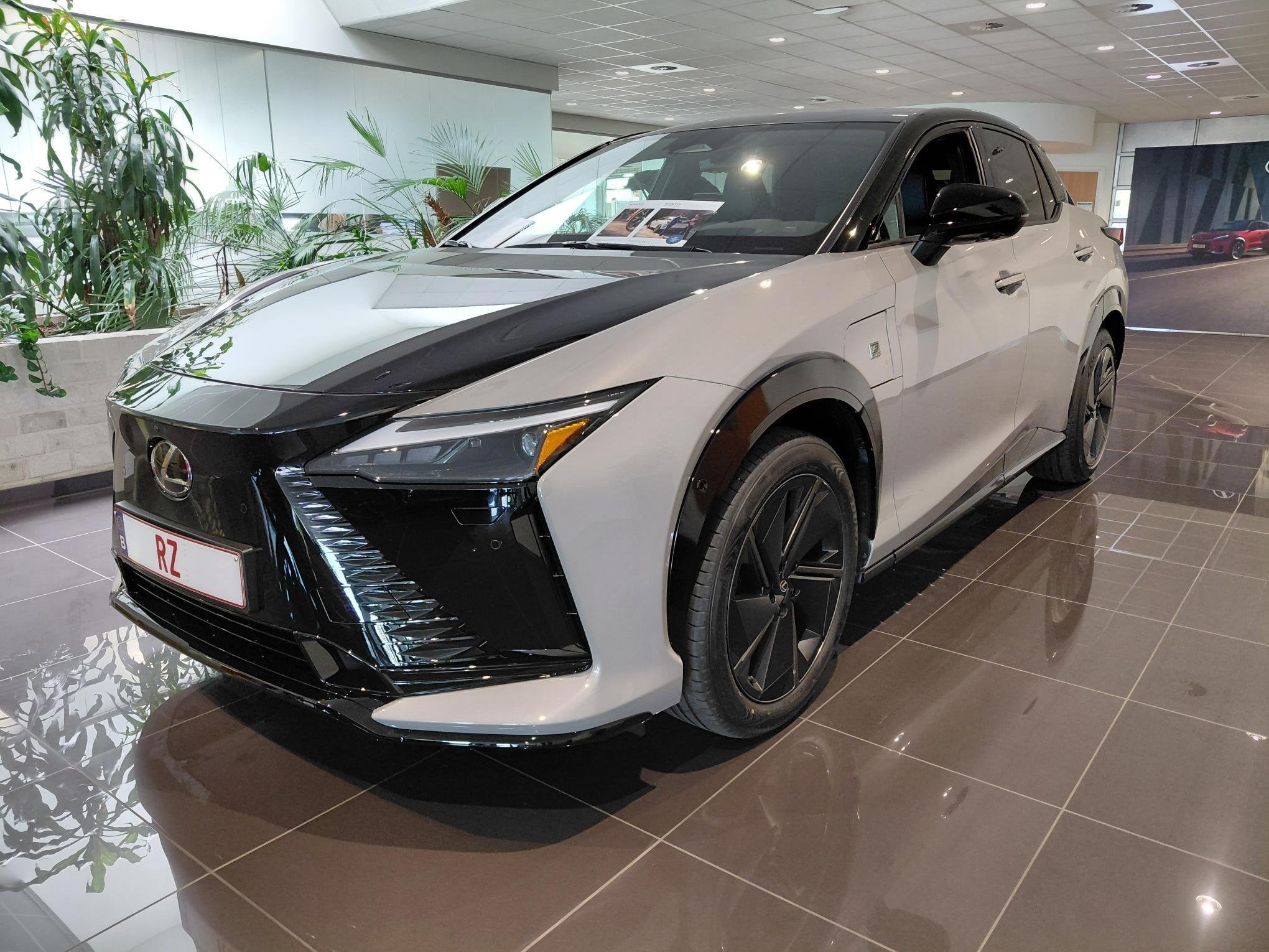 Lexus RZ 550e AWD F SPORT Line, Auto's, Automaat, Stof, 5 zetels, RZ