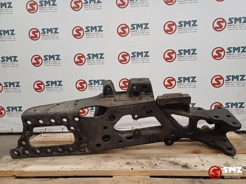 Occ supports de montage châssis gauche Mercedes, Utilisé, Mercedes-Benz, Suspension et Châssis