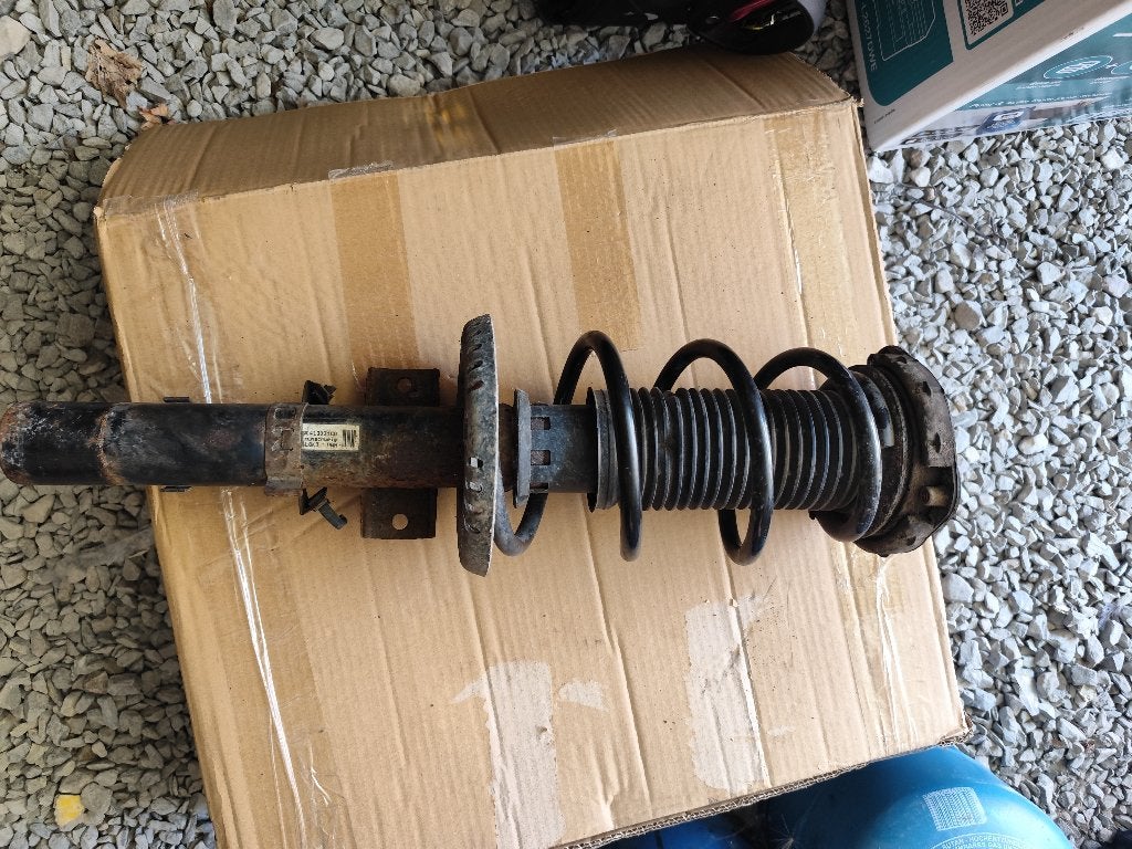 Amortisseur avant droit VW polo / fox, Enlèvement, Audi