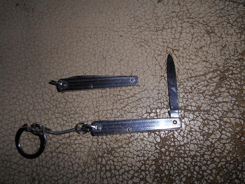 lot de 2 porte clé canif, Collections, Enlèvement ou Envoi