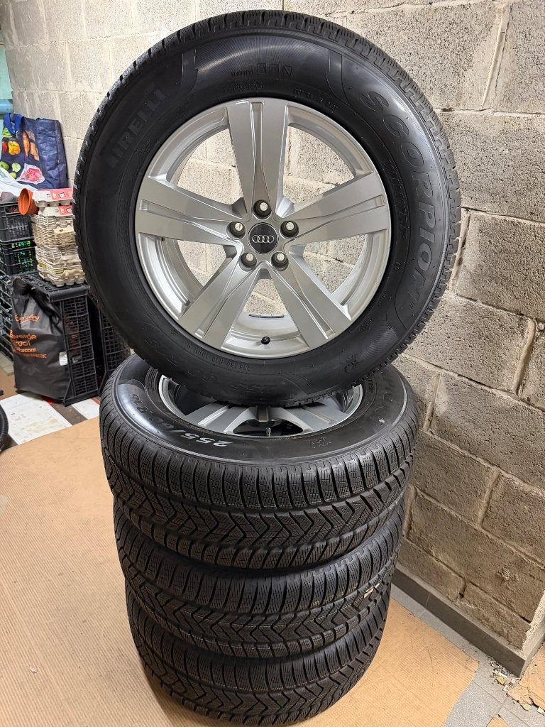 Kit Audi Q7 - 255/60/18 107H Pirelli HiVER  NOUVEAUX- 17&, Autos : Pièces & Accessoires, Pneus & Jantes, Neuf, Pneus et Jantes