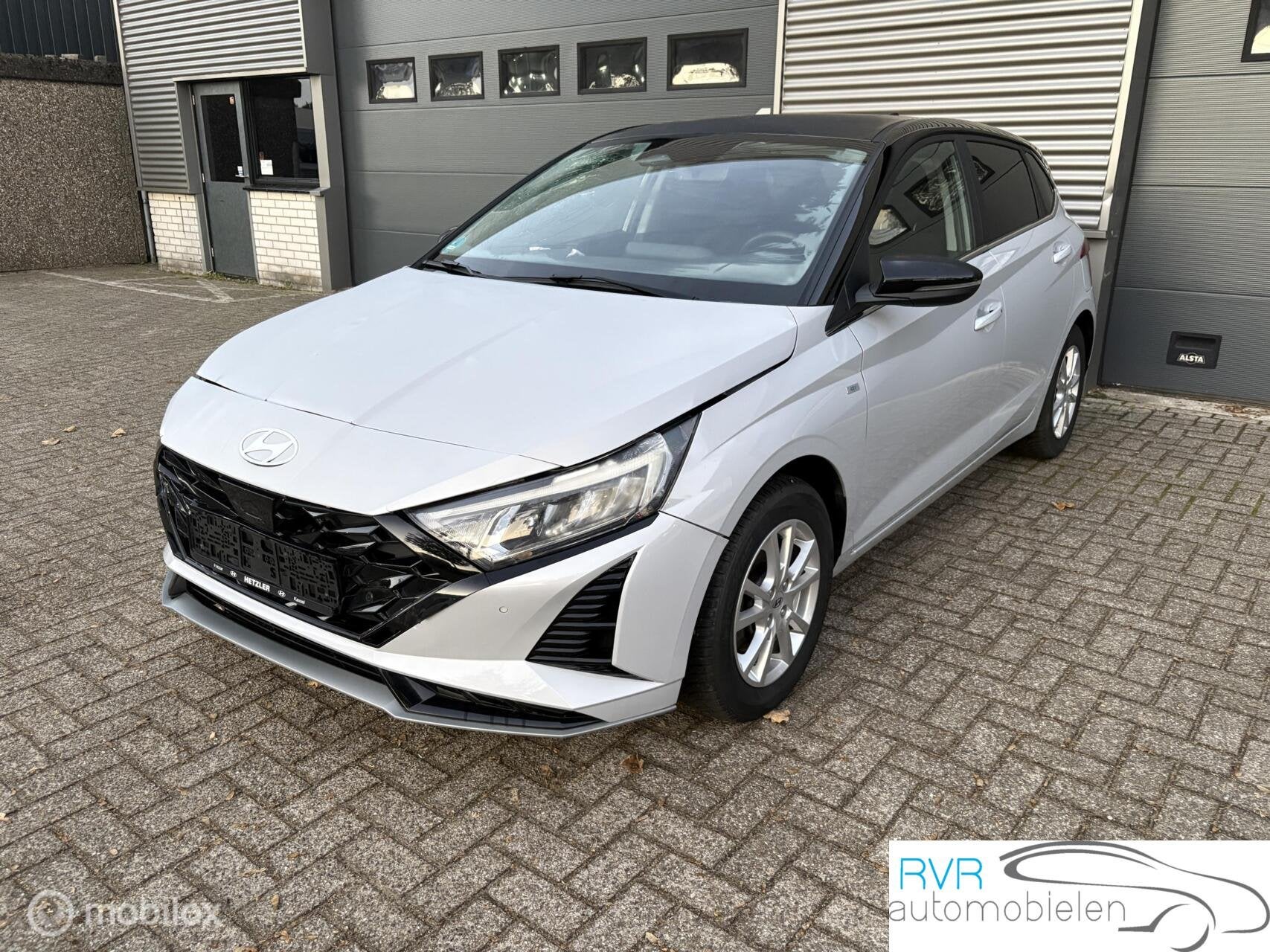 Hyundai i20 1.0 T-GDI NAVI/CRUISE / LEES ADVERTENTIE!, Autos, Argent ou Gris, Achat, 998 cm³, Noir