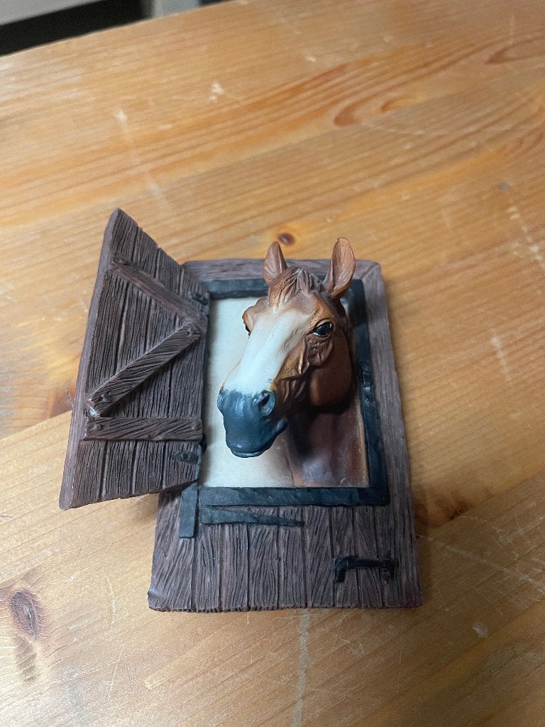 Décoration tête de cheval dans écurie  fenêtre, Enlèvement, Comme neuf, Animal
