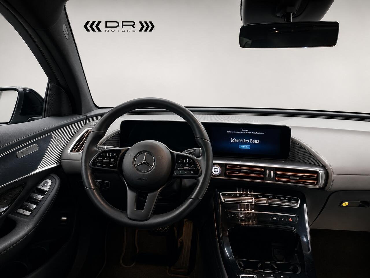 Mercedes-Benz EQC 400 KEYLESS - CAMERA - DODE HOEK - CARPLAY, Auto's, Mercedes-Benz, Zwart, https://public.car-pass.be/vhr/b8c418a3-1c3c-485e-8625-ef87ae8fae55