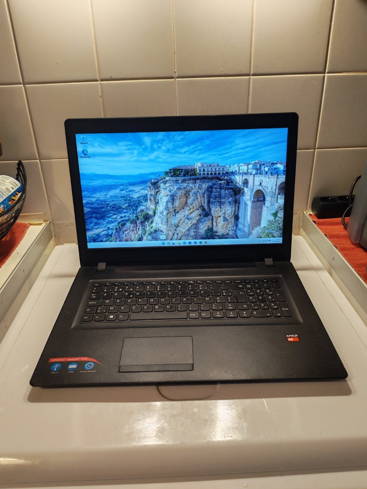 Lenovo IdeaPad 110 – 17,3"-ssd nieuwe acu, Met videokaart, 2 tot 3 Ghz, Lenovo IdeaPad, 8 GB