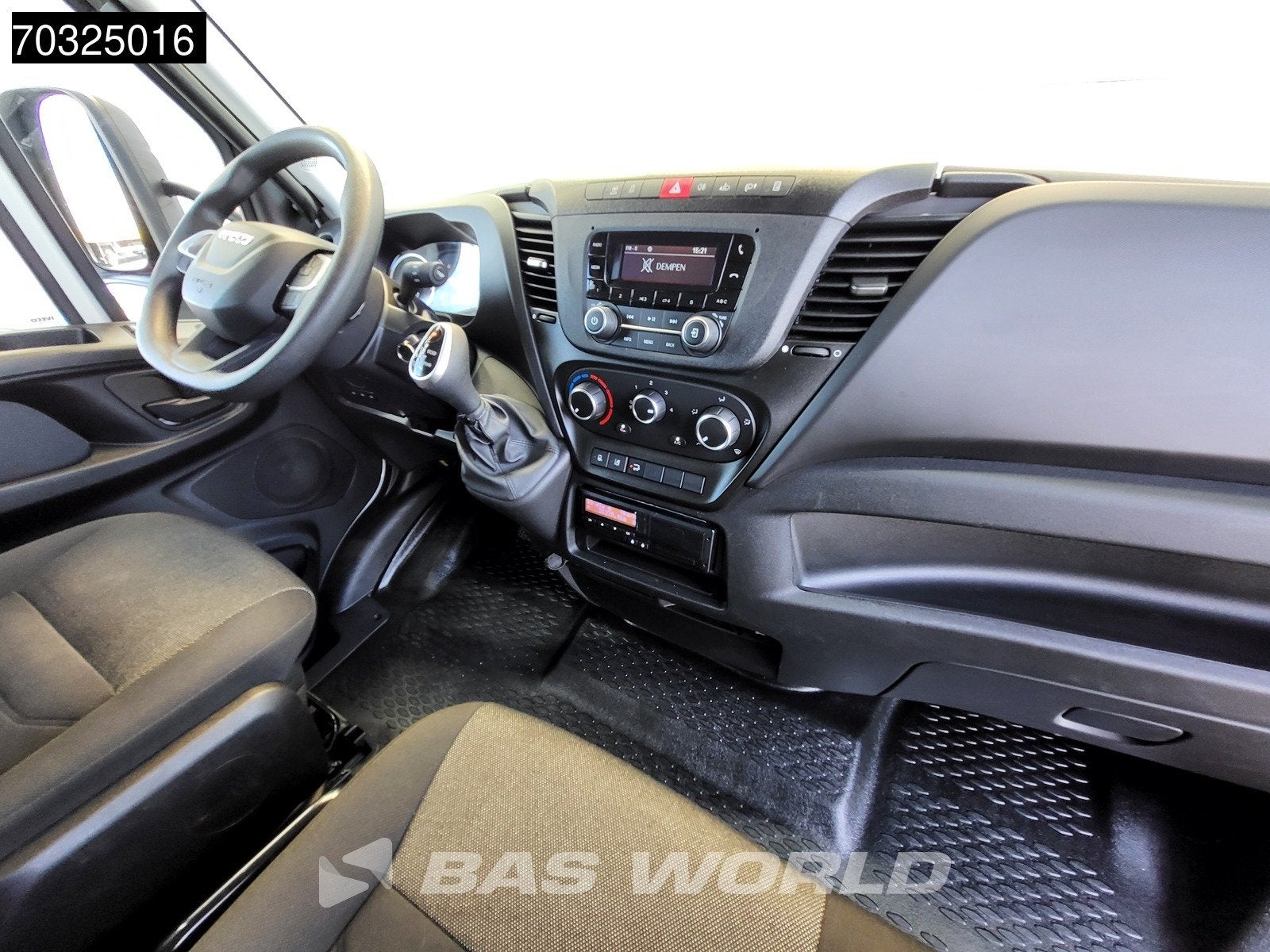 Iveco Daily 72C18 3.0L Automaat 1000KG Laadklep Luchtvering, Automaat, Stof, Gebruikt, Euro 6