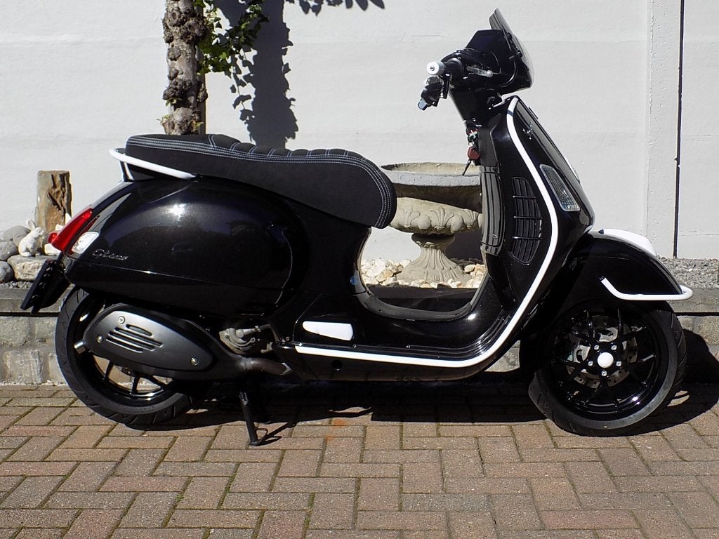 Vespa GTS 125 sport 13'' wielen, Ophalen, 125 cc, Zo goed als nieuw, Benzine