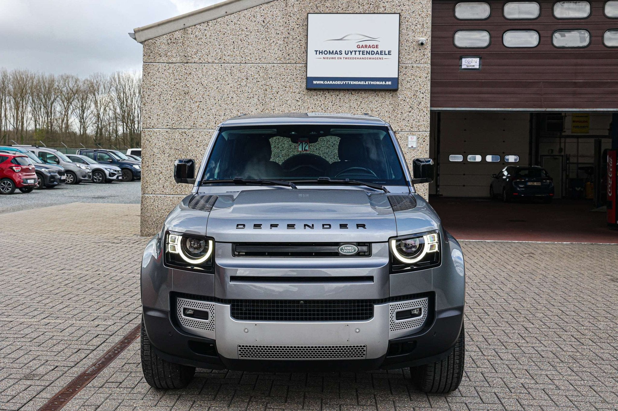Land Rover Defender LICHTE-VRACHT*360°CAMERA*ZETELVERWARMIN, Auto's, Automaat, Gebruikt, Euro 6, 2996 cc