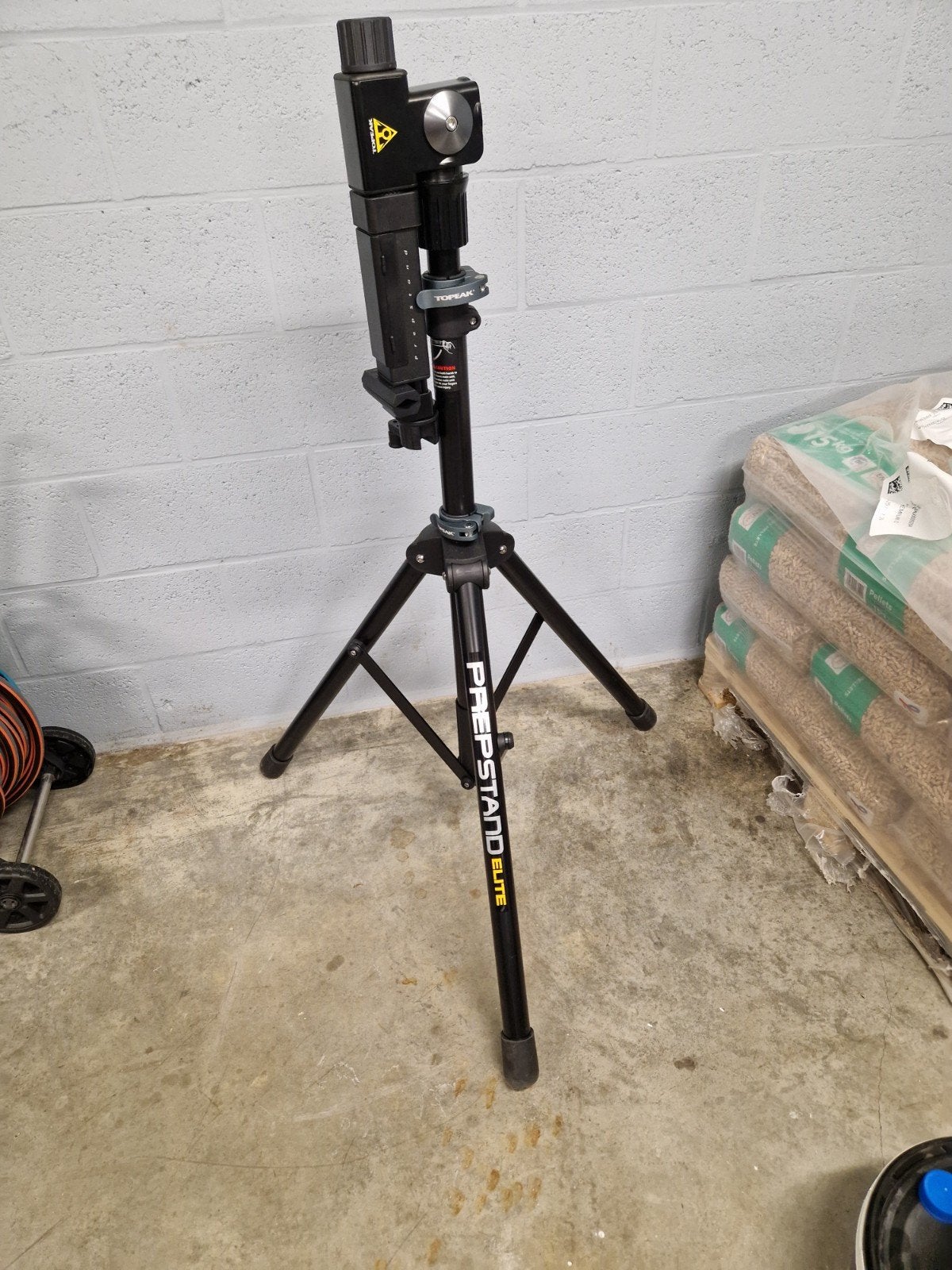 Pied d'atelier pour velo, Comme neuf