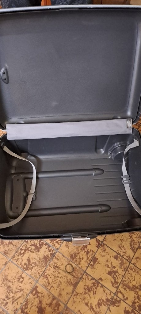 Rolkoffer American Tourister, Gebruikt, Hard kunststof, 45 tot 55 cm, Wieltjes