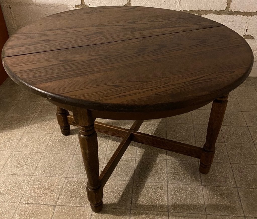 Degelijke houten tafel, Ophalen