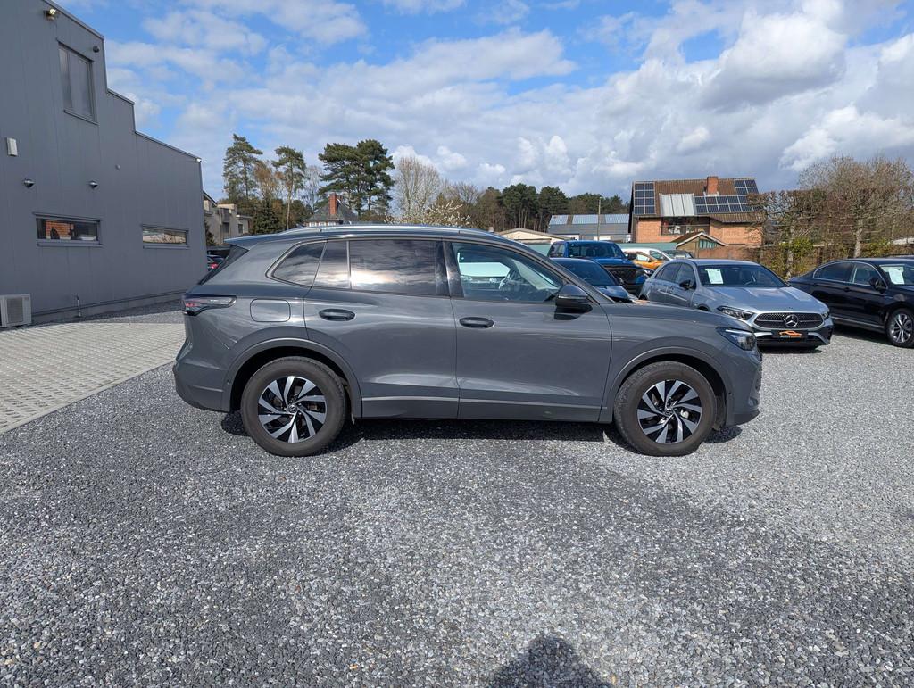 Volkswagen Tiguan 1.5 eTSI Life | NAVI/CARPLAY | LEER | CAME, Zwart, 2100 kg, 5 zetels, 5 deurs