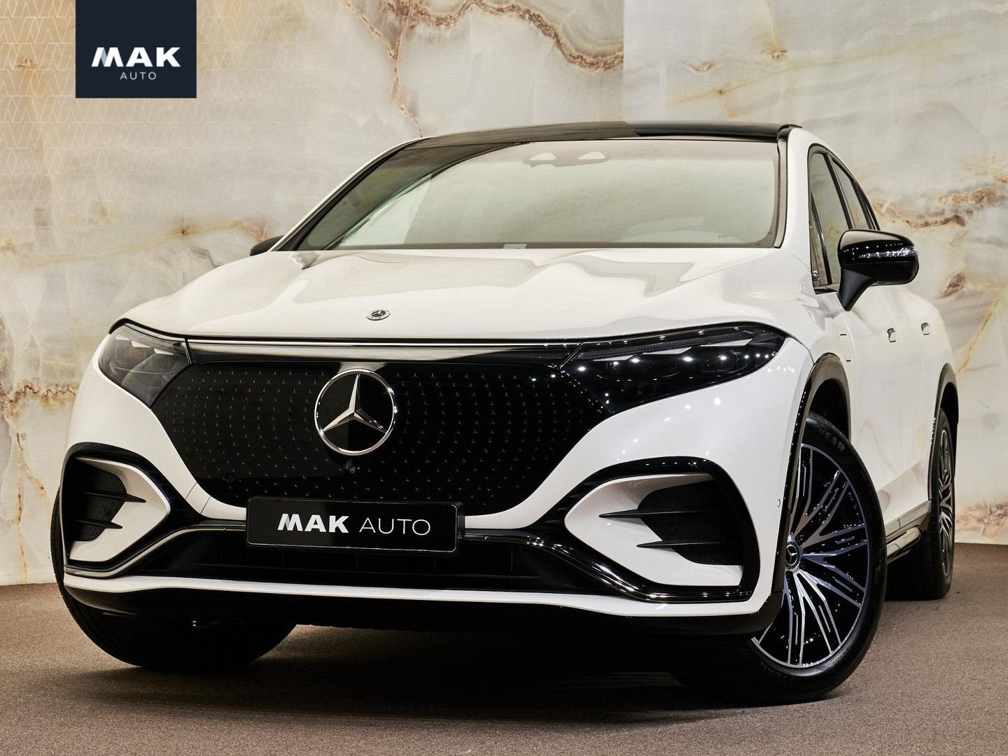 Mercedes-Benz EQS SUV 450+ AMG Line , pano, Burmester,  luch, Auto's, Automaat, Zwart, Wit, 108 kWh