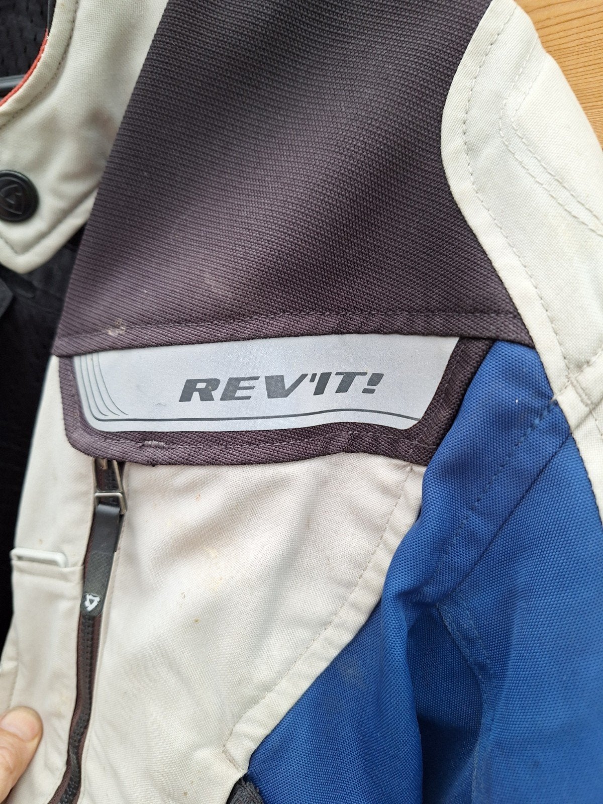 revitt jas maat m, Motos, Enlèvement