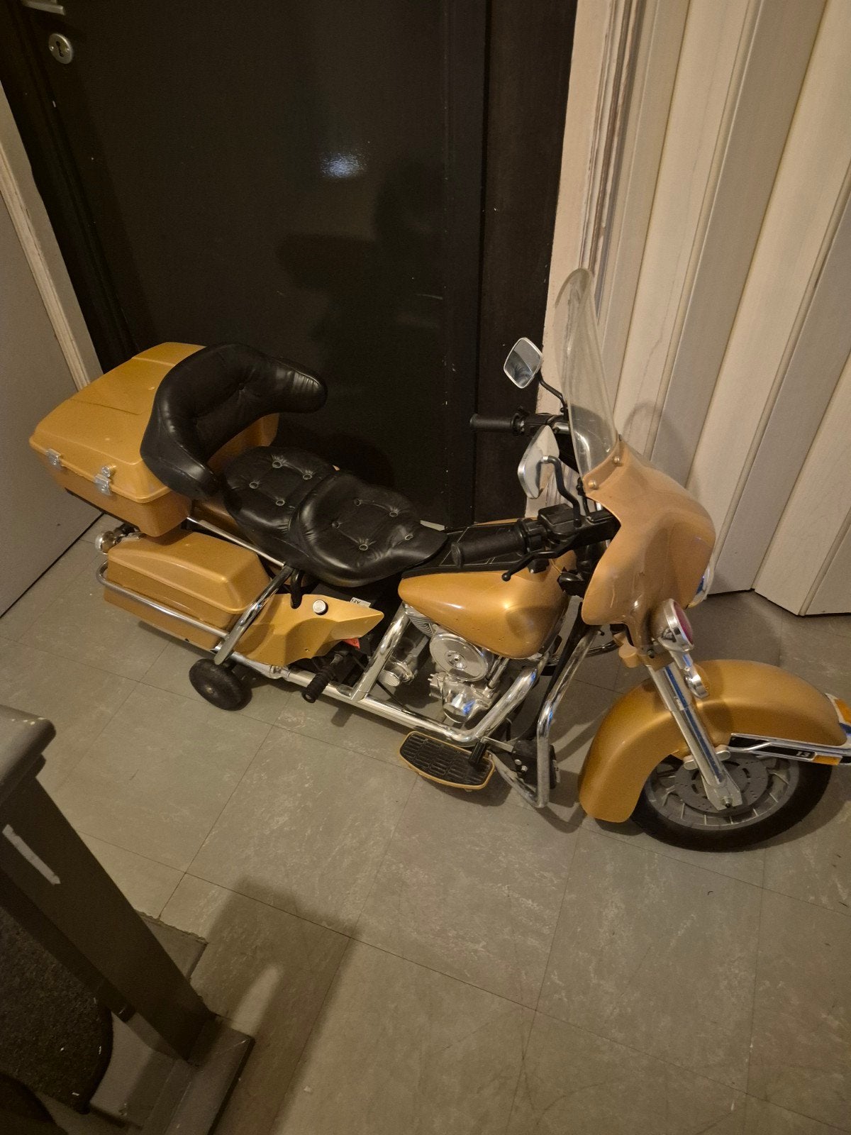 Moter met baterij in goede staat, Ophalen