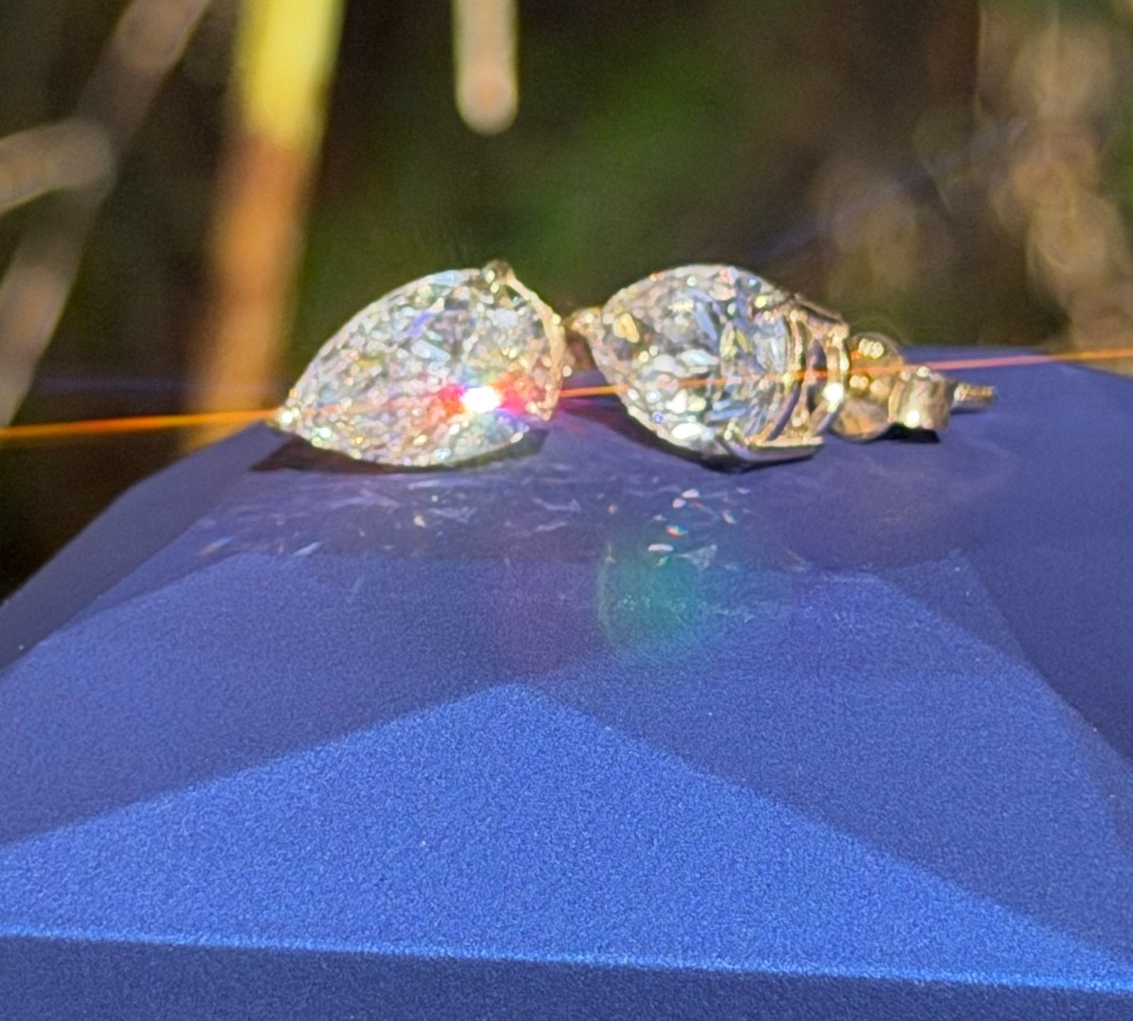 Nieuwe gouden oorbellen met grote VS1-VVS2 diamanten 4.04ct!, Nieuw, Ophalen of Verzenden, Met edelsteen, Knopjes of Stekers