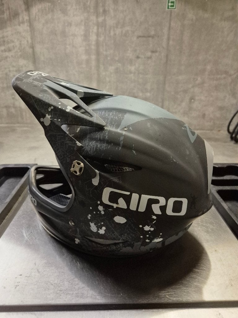 GIRO - BELL ,, NIEUW maat L.. zeer lichte bmx-mtb helmen, Fietsen en Brommers, Fietsaccessoires | Fietshelmen, Ophalen, Nieuw
