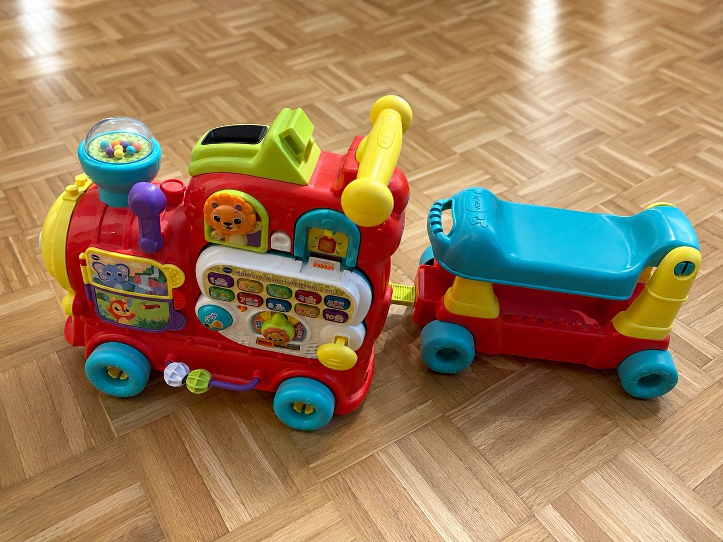 Train porteur VTech 2-en-1 interactif avec remorque, Enfants & Bébés, Jouets | Vtech, Utilisé, 6 mois à 2 ans, Enlèvement