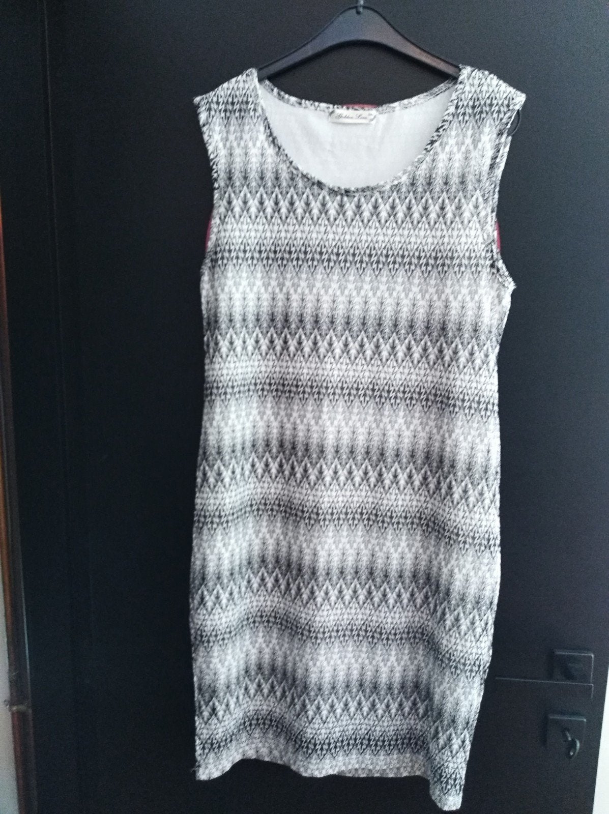Zwart-wit kleedje mt S/M, Kleding | Dames, Jurken, Ophalen of Verzenden, Nieuw, Wit, Onder de knie