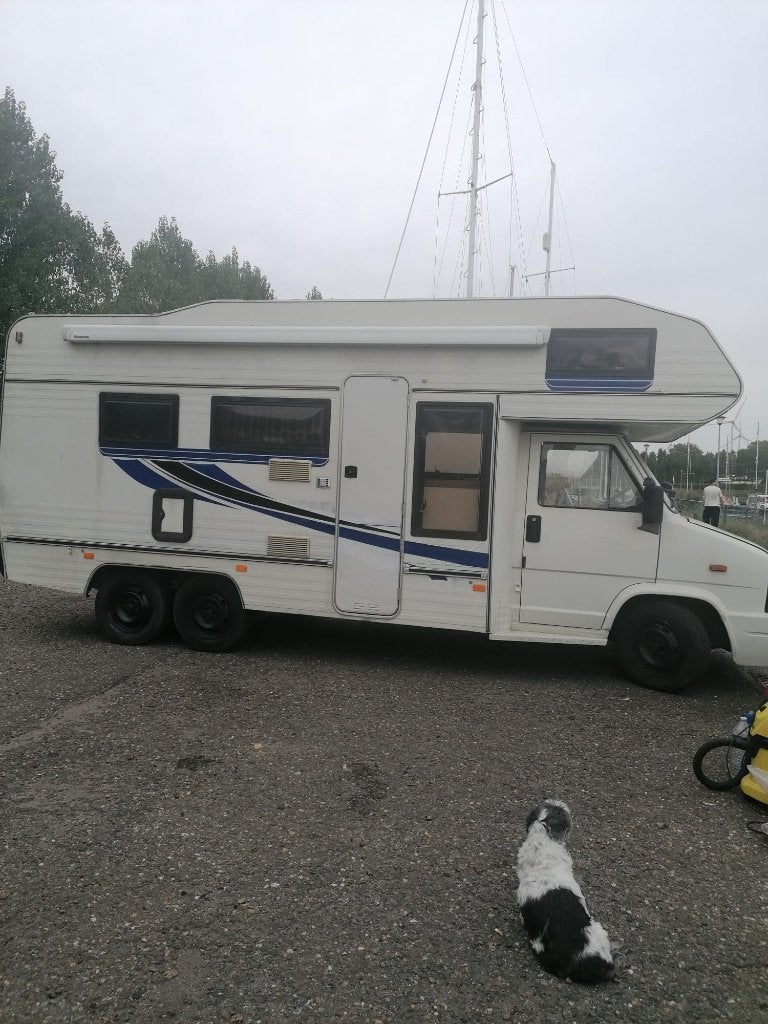 Oldtimer camper dubbelasser, Caravans en Kamperen, Overige merken, Standaard zit, Alkoof, Raamblindering