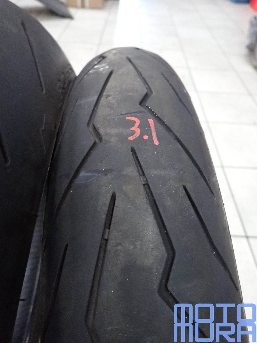 Jeu de pneus Pirelli Diablo Rosso 3 190/55ZR17 120/70ZR17M/C, Motos, -, Utilisé, -, -