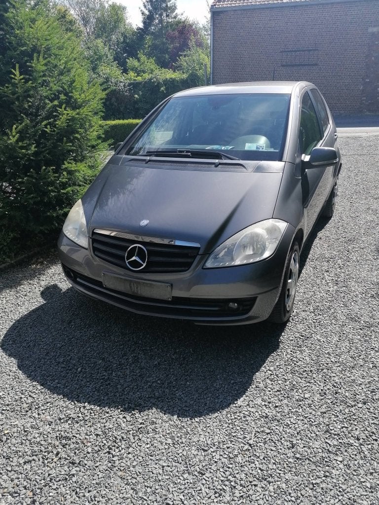 Mercedes A150, Autos, Mercedes-Benz, Particulier, Classe A, Essence, Boîte manuelle, Argent ou Gris, Gris, Tissu, Traction avant