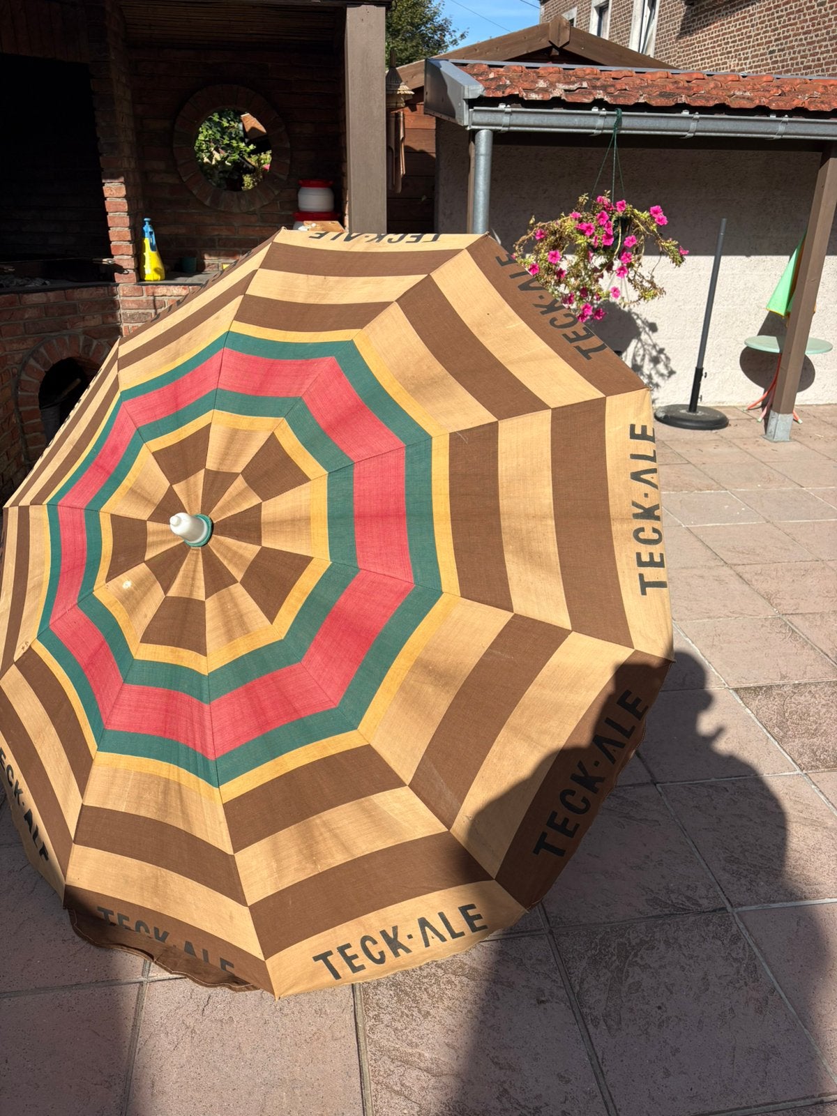 Parasol Bière Teck Ale, Enlèvement, Comme neuf