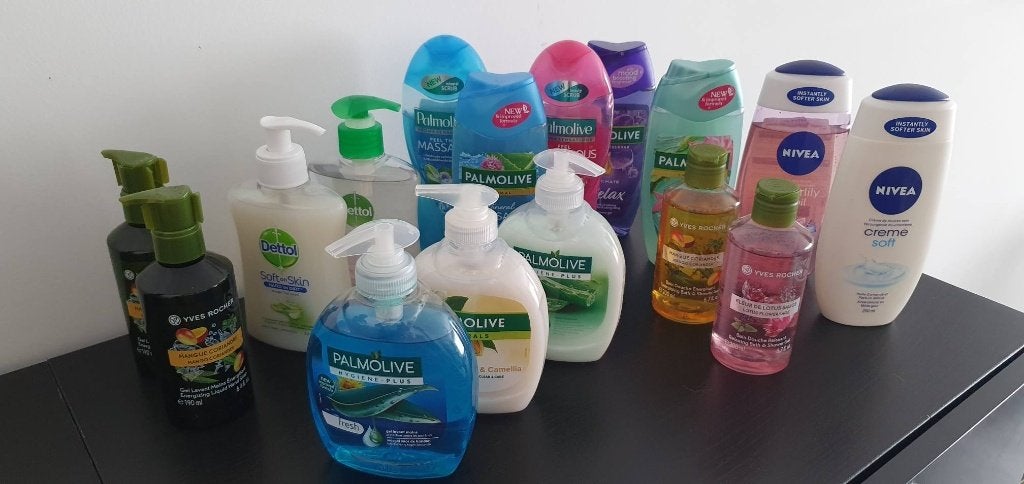 NEUF !!! Lot 9 gels douche + 7 gels lavants pour les mains, Bijoux, Sacs & Beauté, Beauté | Soins du corps, Enlèvement, Neuf, Baignoire & Douche