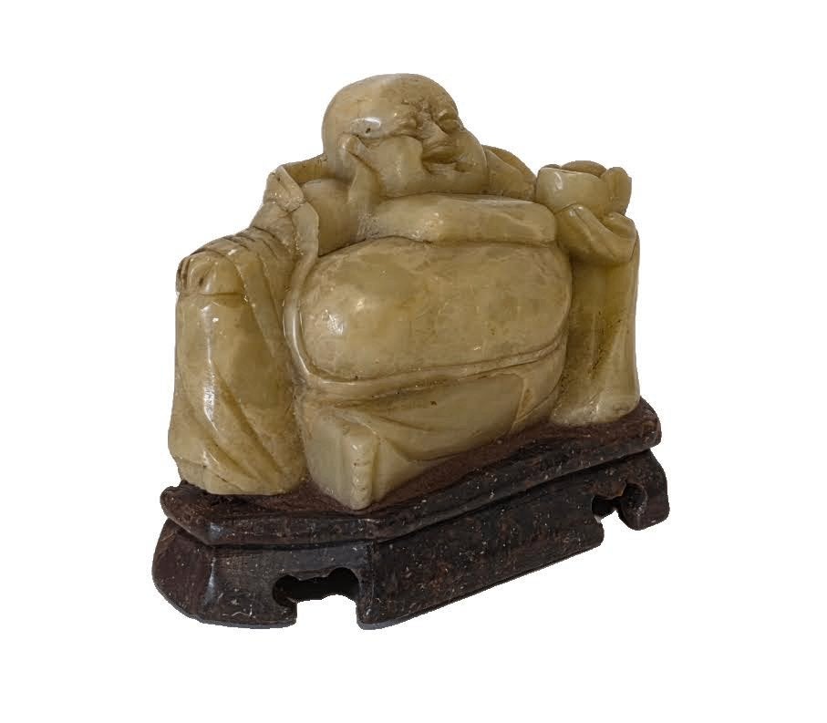 Geluks Boeddha in soapstone., Huis en Inrichting, Woonaccessoires | Boeddhabeelden, Ophalen of Verzenden, Zo goed als nieuw, Handgemaakt