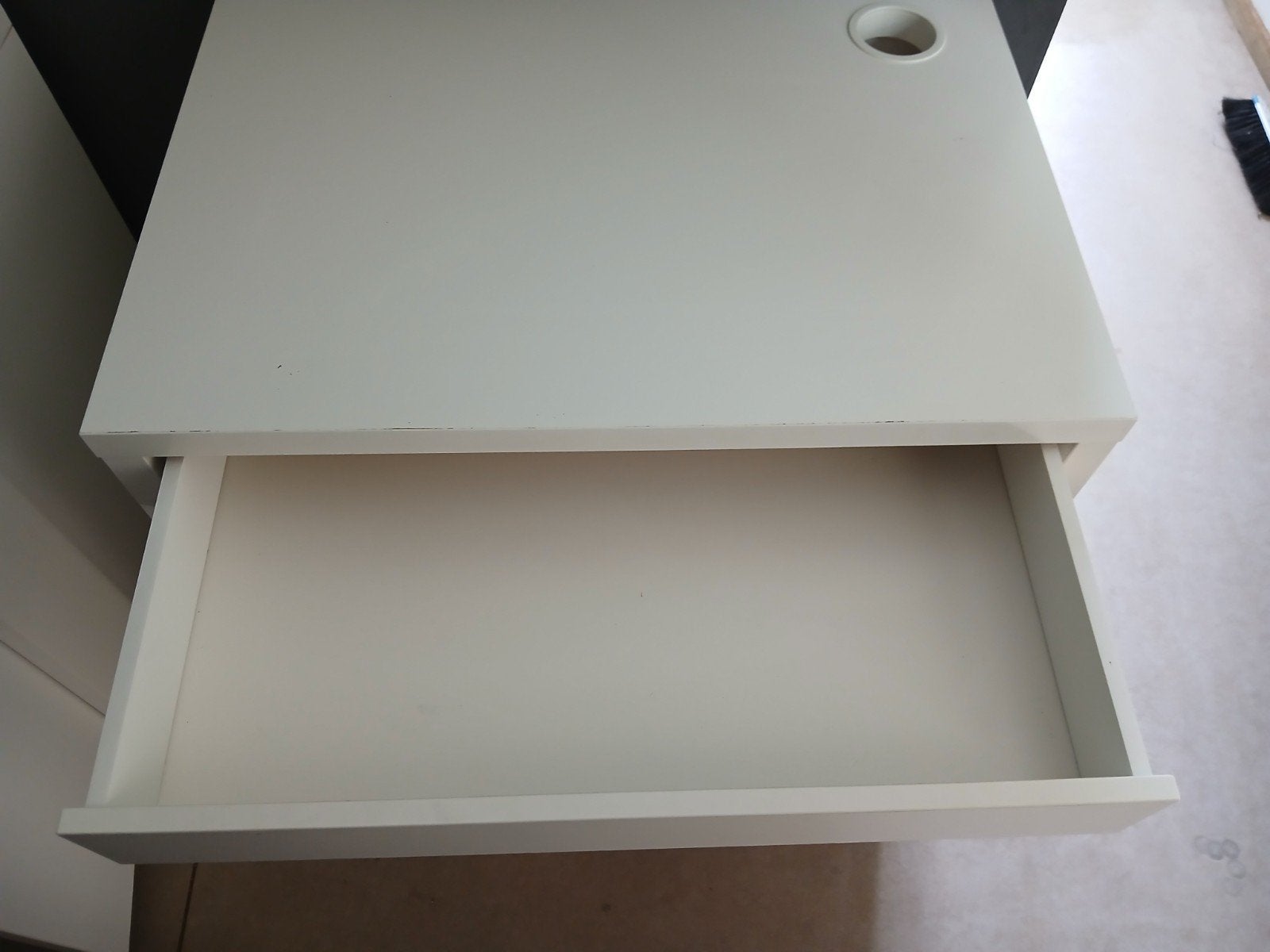 Bureau pour enfant, Enlèvement
