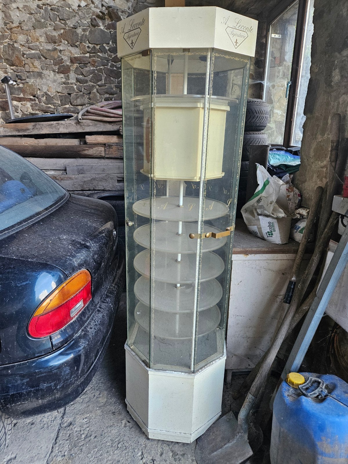 vitrine, Enlèvement