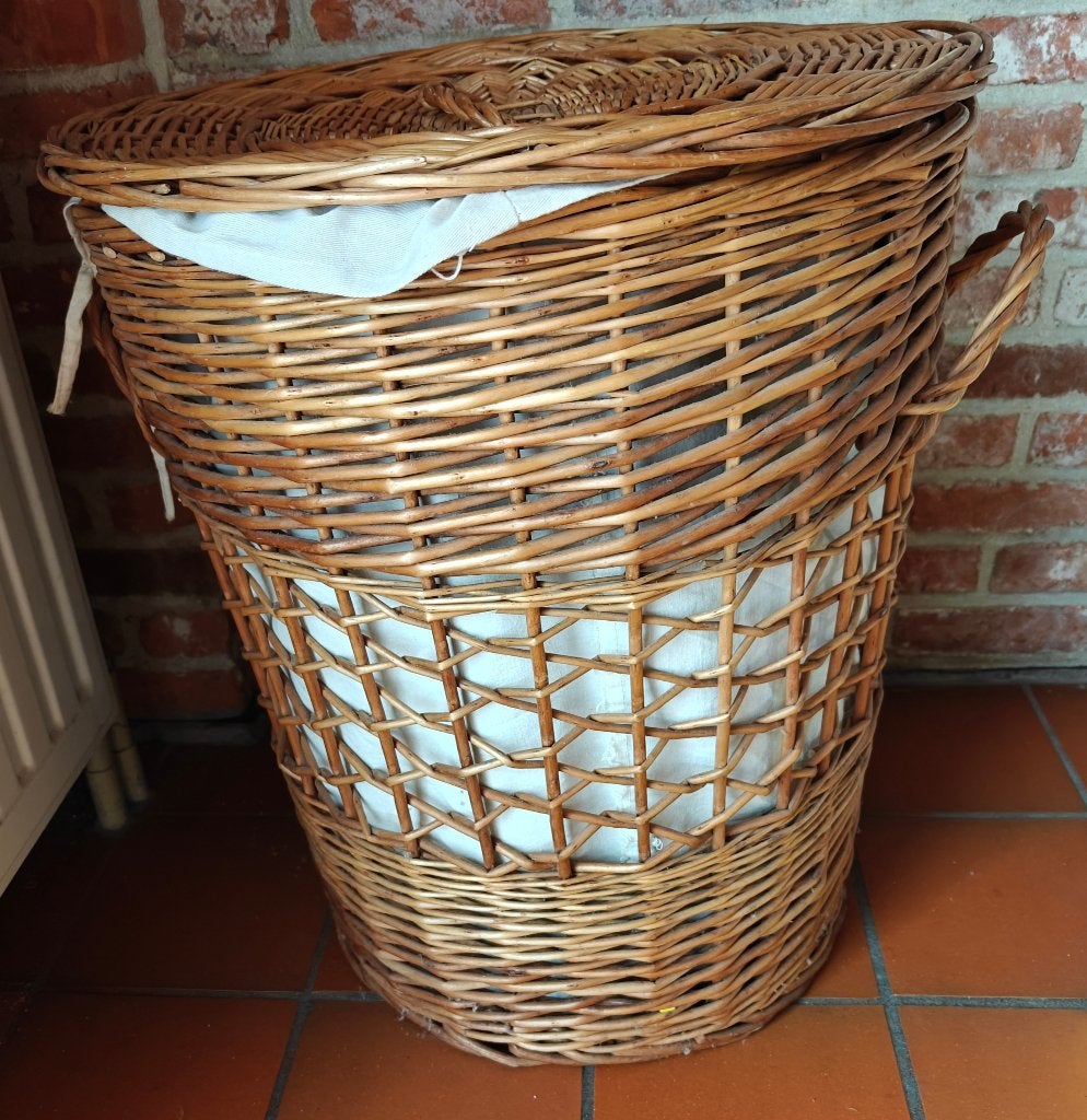 Rieten wasmand, Ophalen, Gebruikt, Mand, Rond
