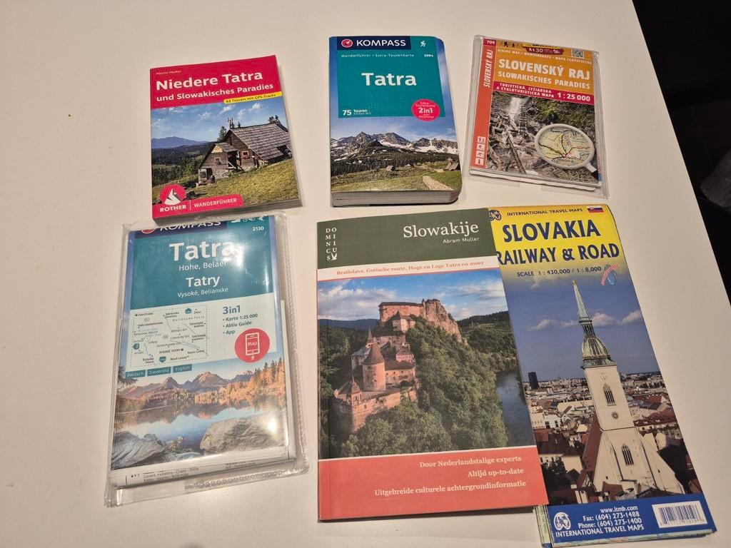 Reisgids en wandelkaarten Slowakije, Boeken, Ophalen