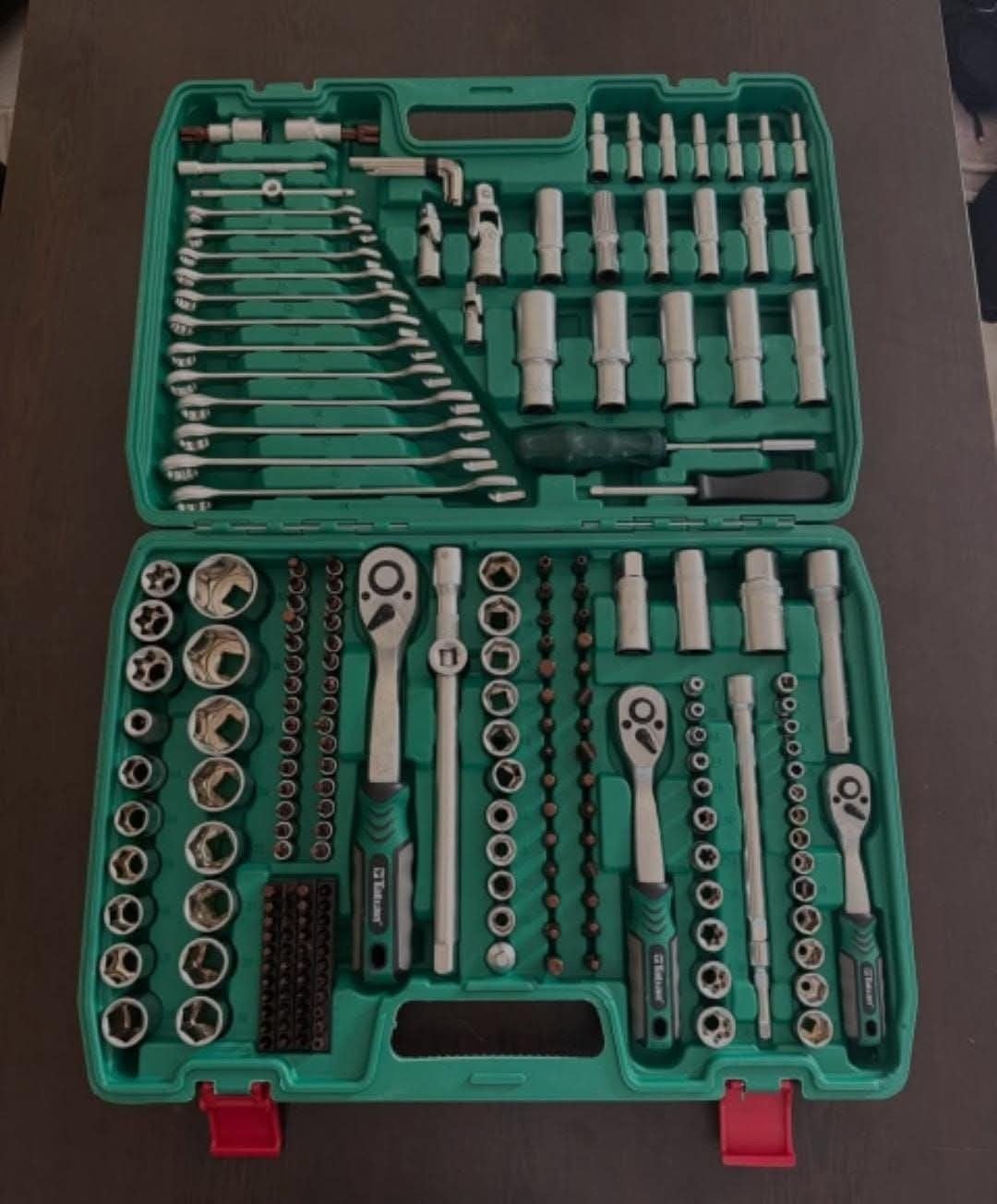 Kit Complet de Douilles et Clés Professionnelles, Enlèvement ou Envoi