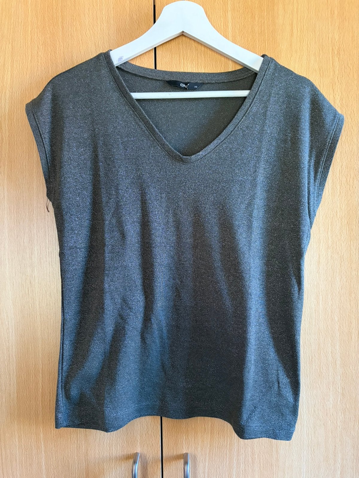 Khaki t-shirt Only maat XS, Manches courtes, Enlèvement ou Envoi, Vert, Taille 34 (XS) ou plus petite