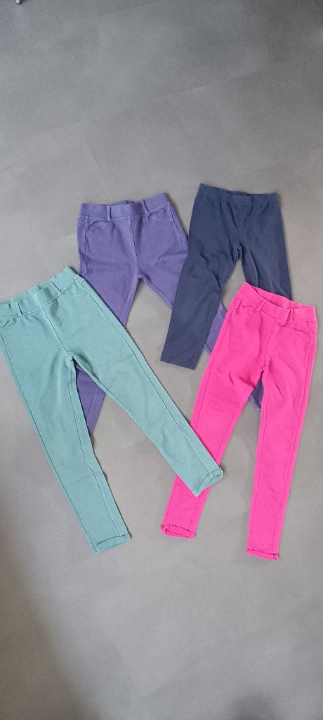 Lot de 4 leggings - taille 10 ans - 10 EUR les 4, Enfants & Bébés, Vêtements enfant | Taille 140, Enlèvement, Comme neuf, Fille