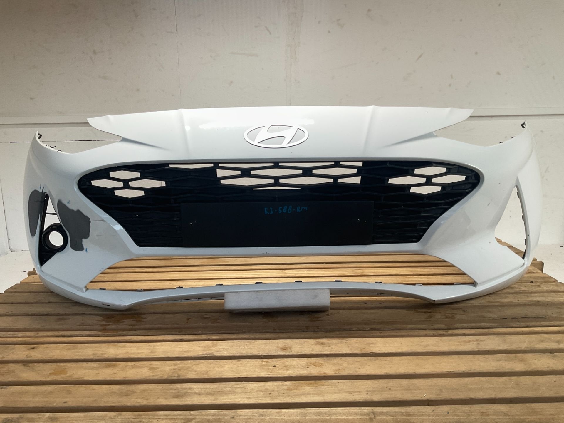 Pare-chocs Hyundai i10 86511-K7000 Pare-chocs avant R3-588-R, Heolleung-ro 12
06797  Seoul, Pare-chocs, Info@hyundai.com, Utilisé