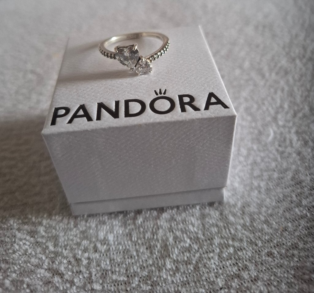 Bague Pandora 2 coeurs, 20 ou plus grands, Comme neuf, Enlèvement, Blanc